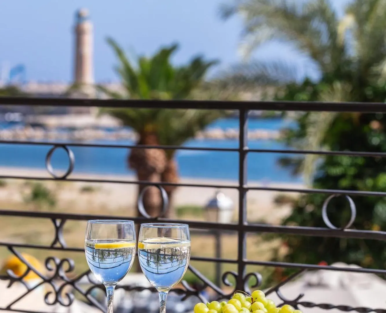 Chryssi 01, Stylish Seaside Spot In The Heart Of Rethymno Apartment