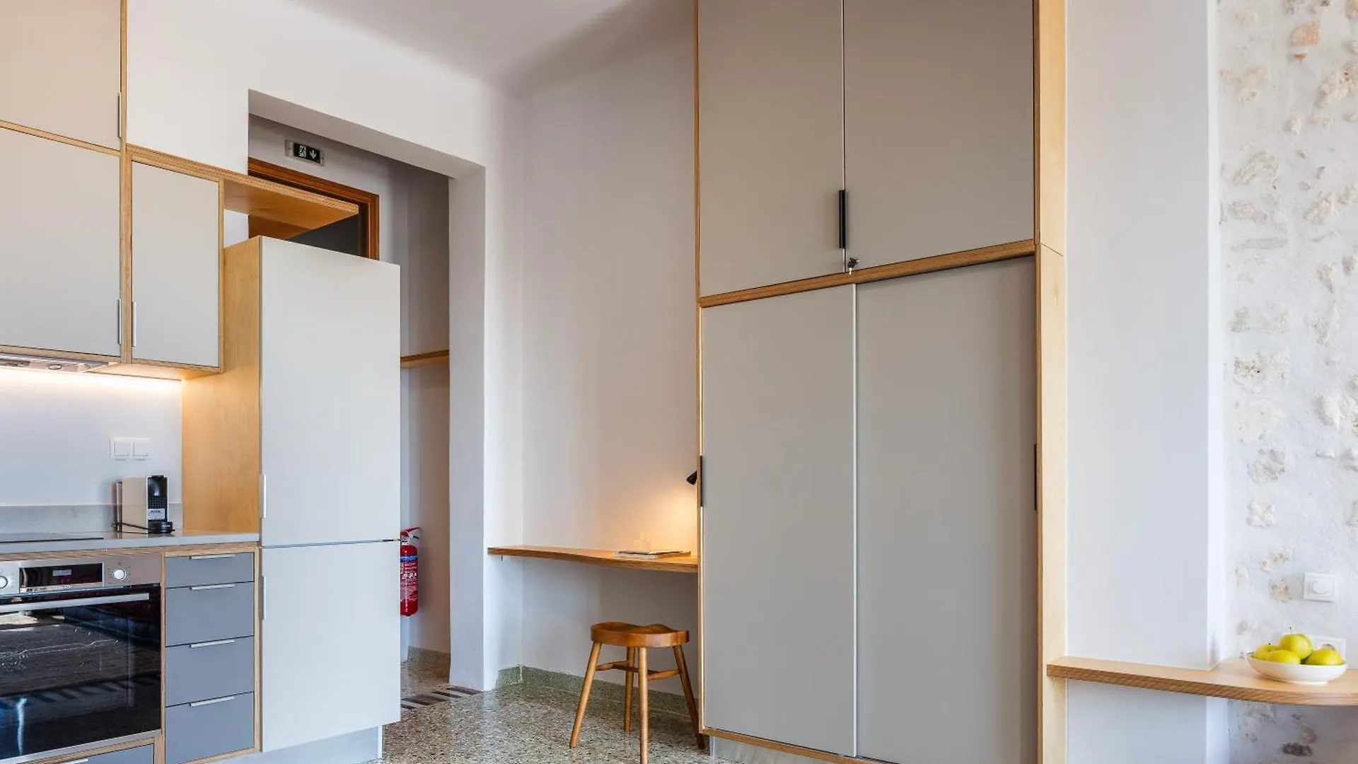 Apartment Chryssi 01, Stylish Seaside Spot In The Heart Of Rethymno Greece