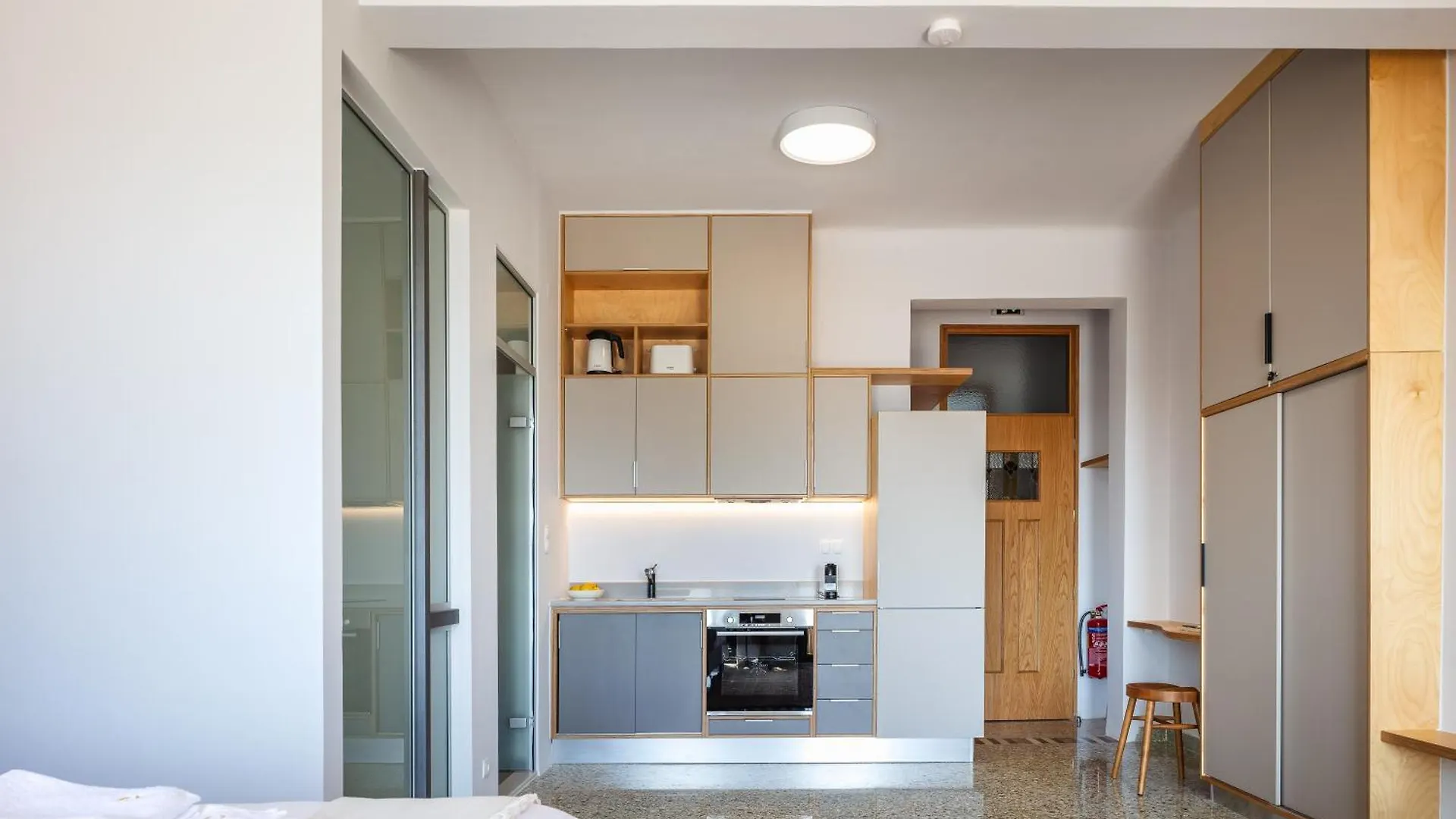 Apartment Chryssi 01, Stylish Seaside Spot In The Heart Of Rethymno