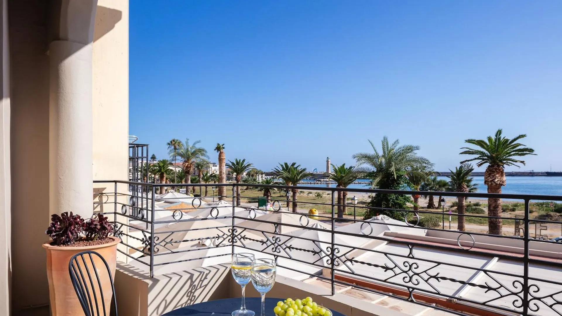 Chryssi 01, Stylish Seaside Spot In The Heart Of Rethymno Apartment Rethymno (Crete)